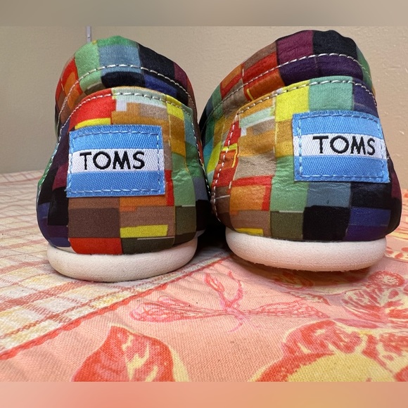 Toms Rainbow Pride Multicolor Geometric Slip On Flats Womens Size 7 Colorful! - Picture 6 of 8